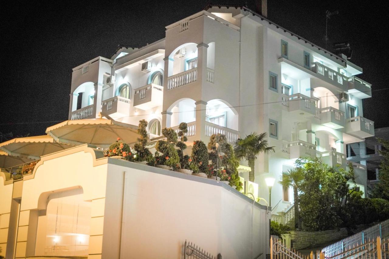 Hotel Serxho Sarandë Exteriör bild