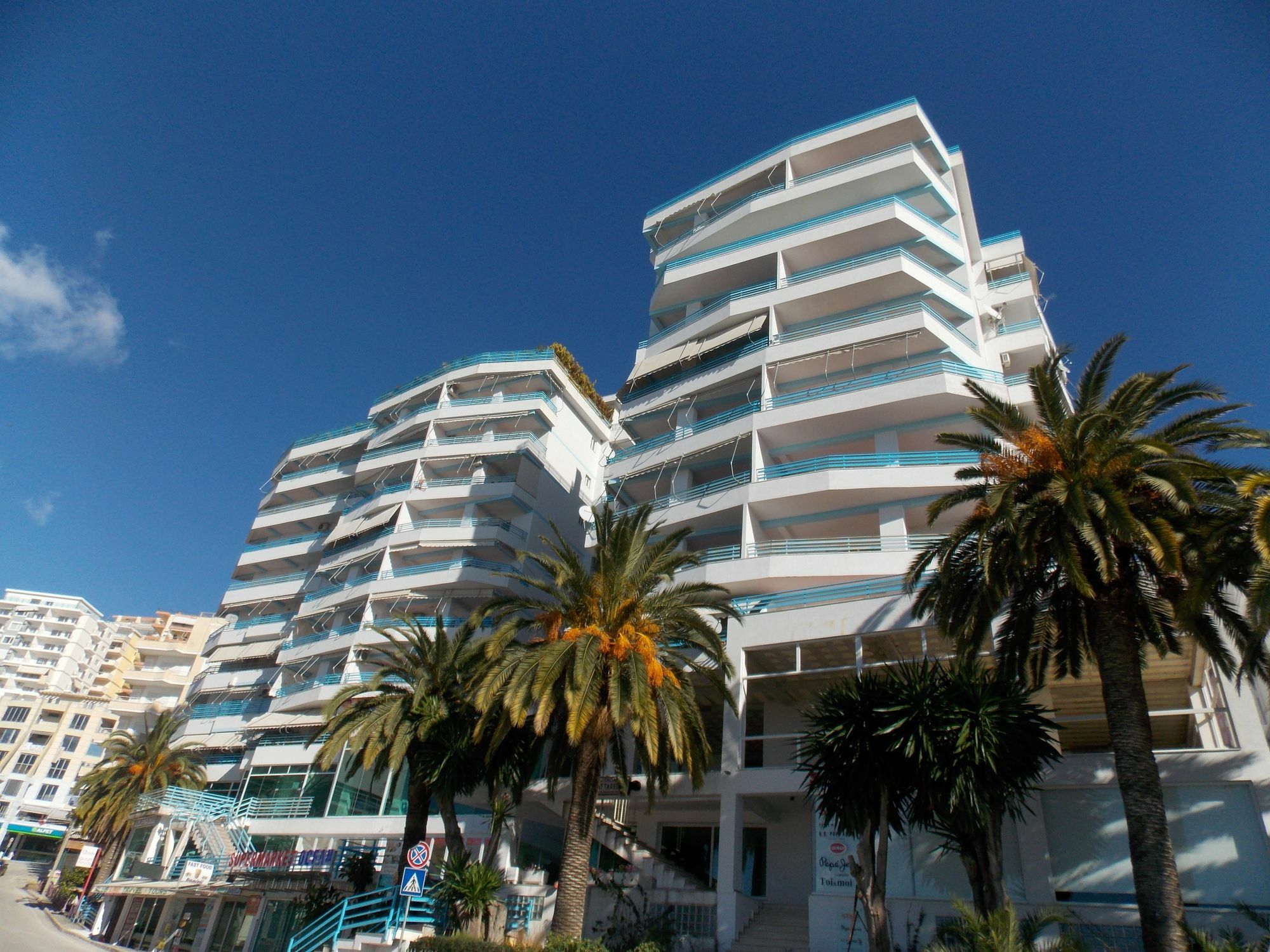 Hotel Serxho Sarandë Exteriör bild