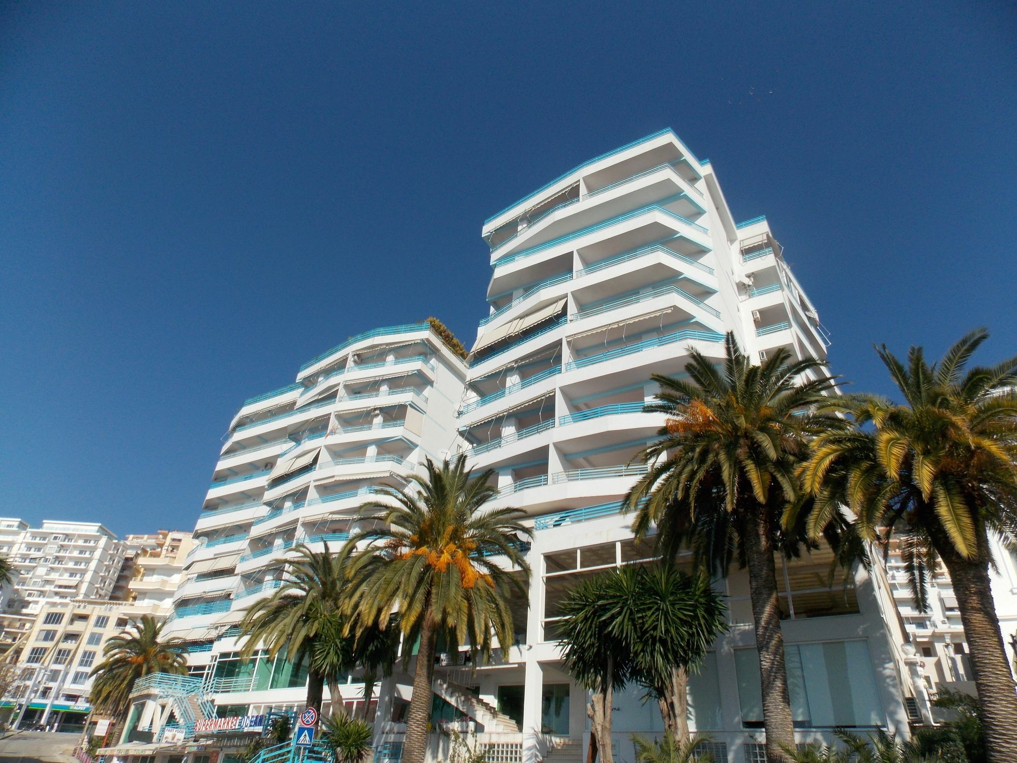 Hotel Serxho Sarandë Exteriör bild