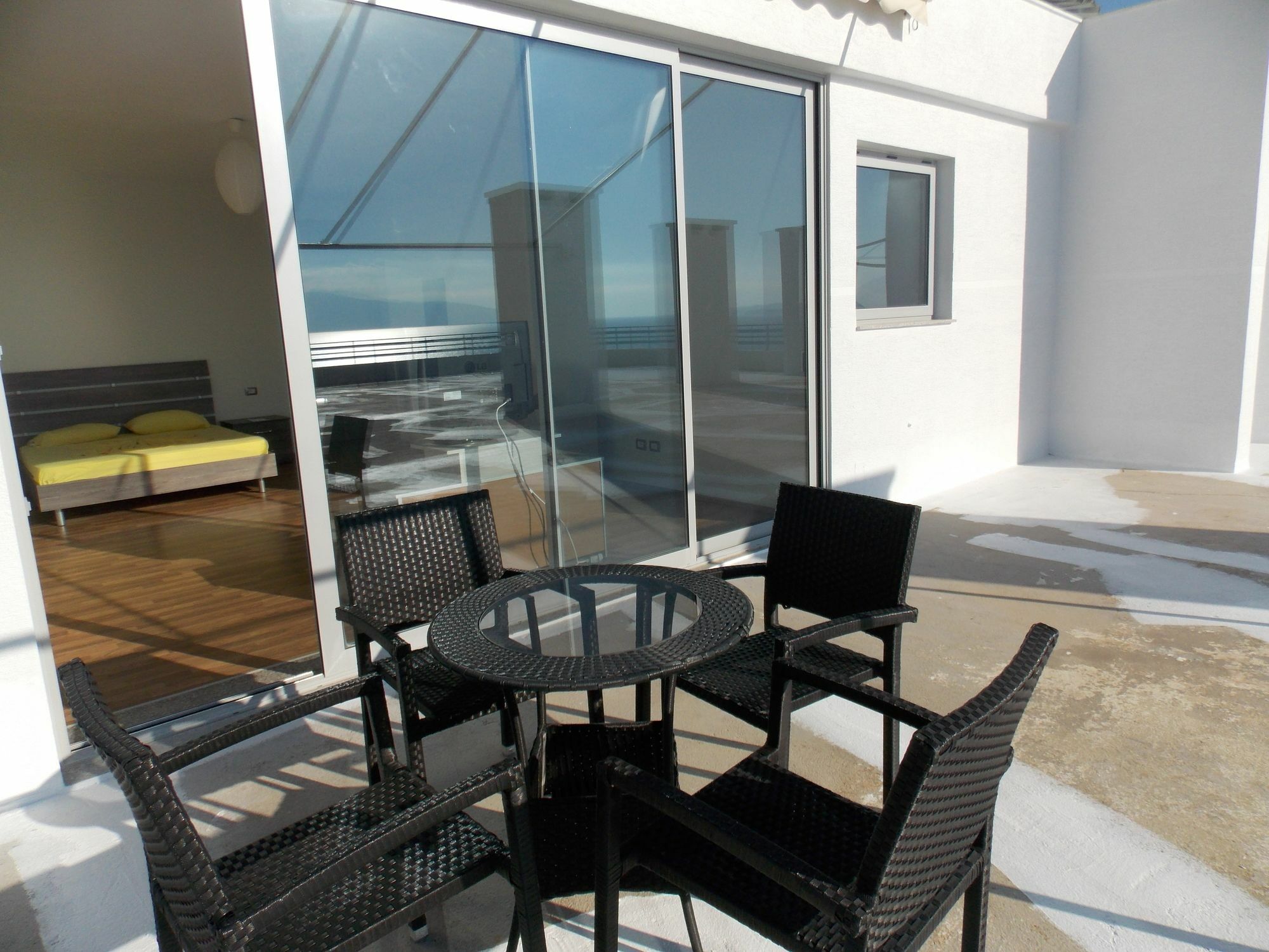 Hotel Serxho Sarandë Exteriör bild
